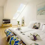 West Coast Luxury Apartment